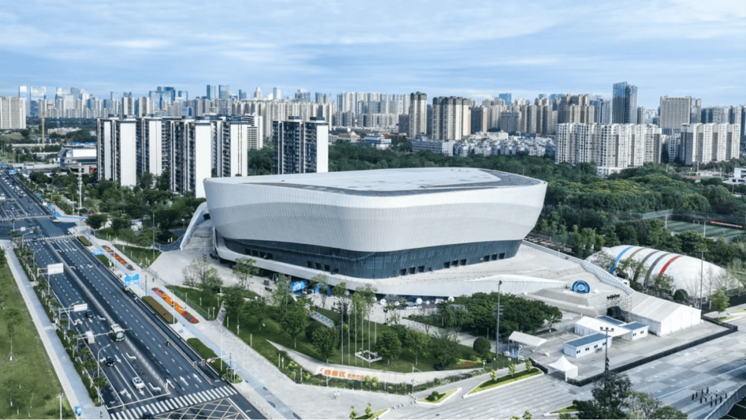 赛事筹备：场馆布置与安保措施升级