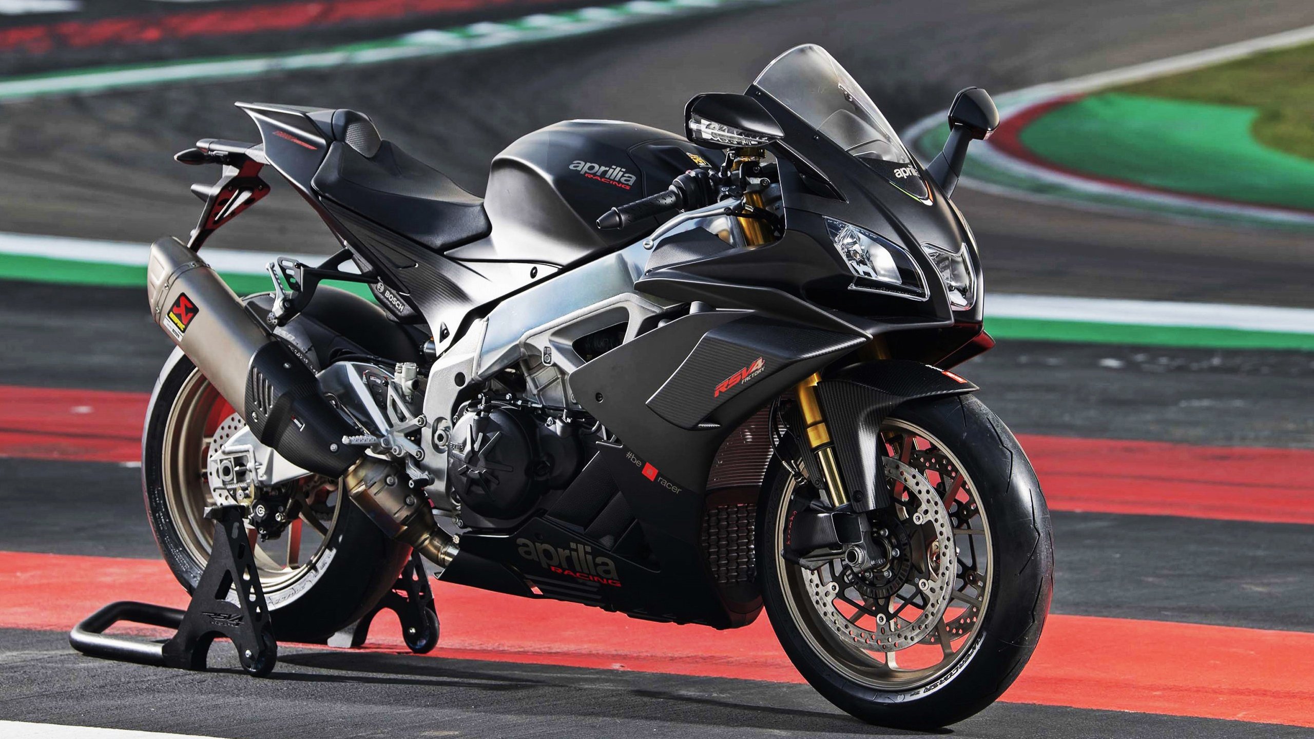 乐鱼体育平台官网-球队是否更频繁使用定位球发起非传统进攻套路，定位球战术